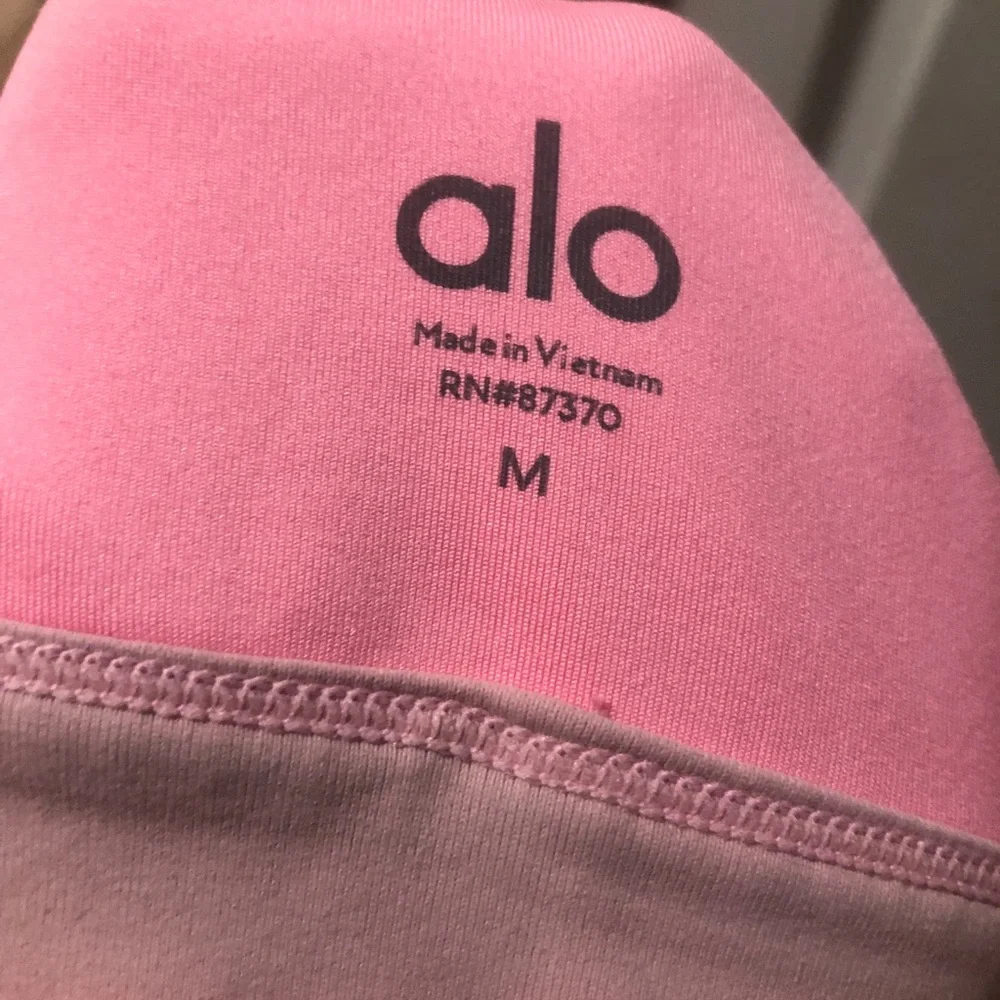 ALO Yoga Pink Sports Bra,Top Size M